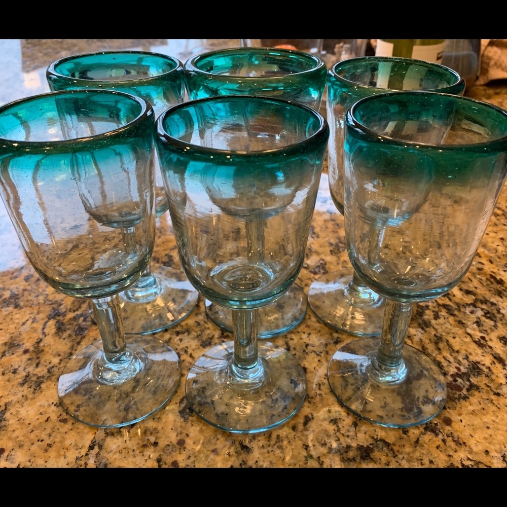 Set of 6 wine glasses